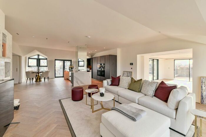 3 Bedroom Flat To Rent In Kensington Gardens Square, Westbourne Grove, Notting Hill, London, W2