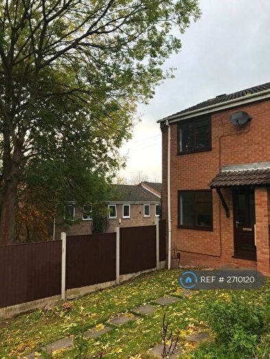 2 Bedroom End Of Terrace House To Rent In Landmere Gardens, Nottingham, NG3