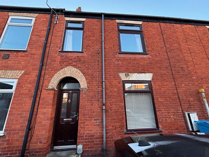 3 Bedroom Terraced House To Rent In Field Street, Hull, HU9