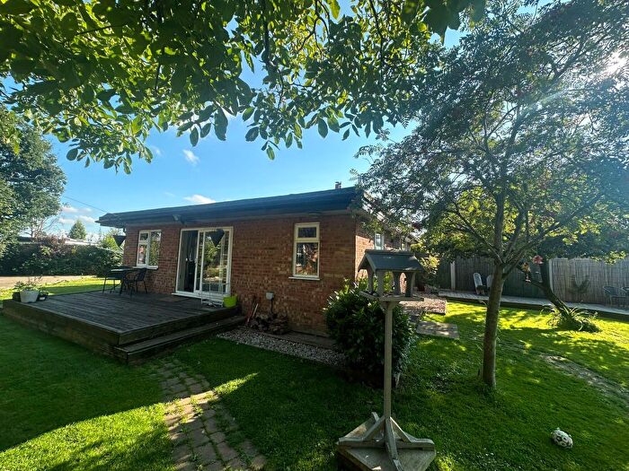 3 Bedroom Semi-Detached Bungalow For Sale In Cambridge Road, Stretham, Ely, CB6