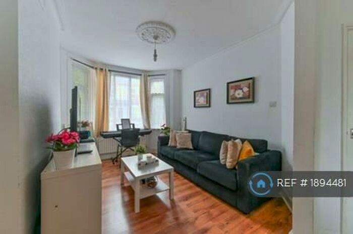 3 Bedroom Terraced House To Rent In Sumner Road, Croydon, CR0