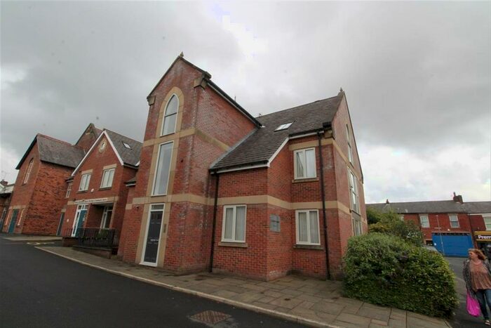 2 Bedroom Flat For Sale In Tulketh Avenue, Ashton On Ribble, Preston, PR2