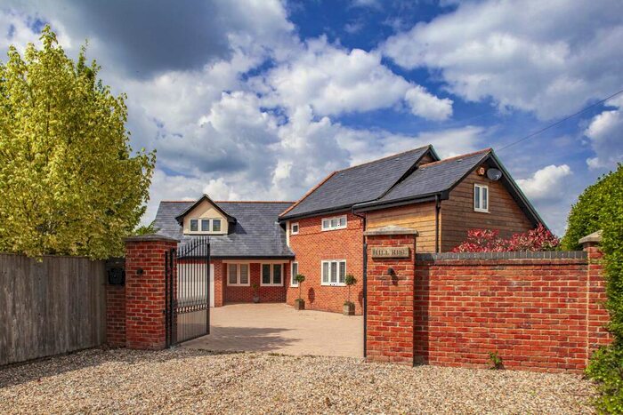 4 Bedroom Detached House For Sale In Hill Rise, South Stoke, RG8