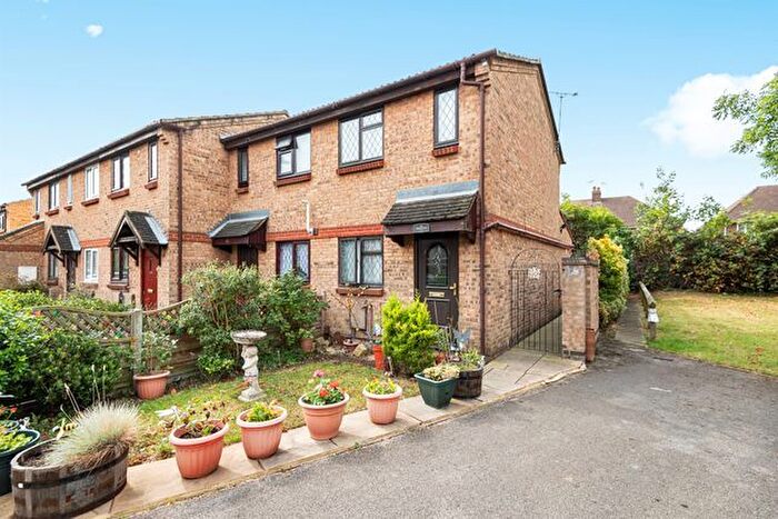 1 Bedroom Flat To Rent In Gade Close, Hayes, UB3