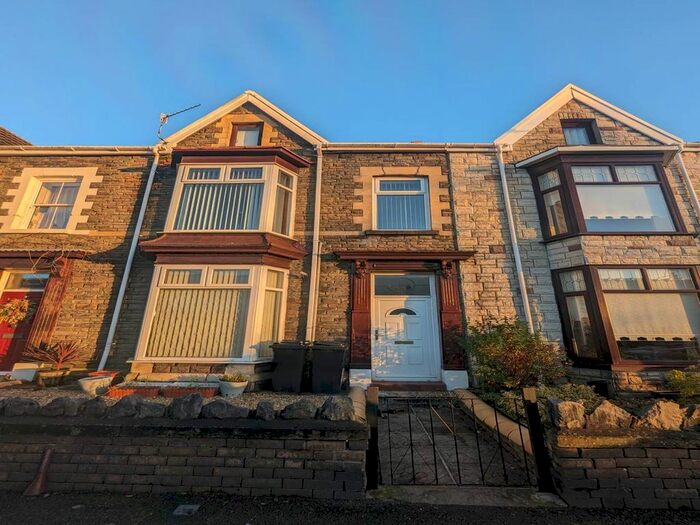 2 Bedroom Property To Rent In London Road, Neath, SA11