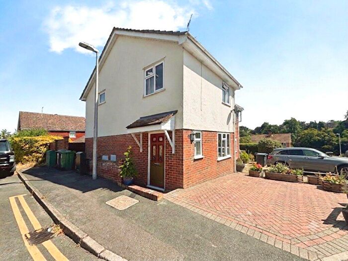 3 Bedroom Semi-Detached House For Sale In Prince William Drive, Tilehurst, Reading, RG31