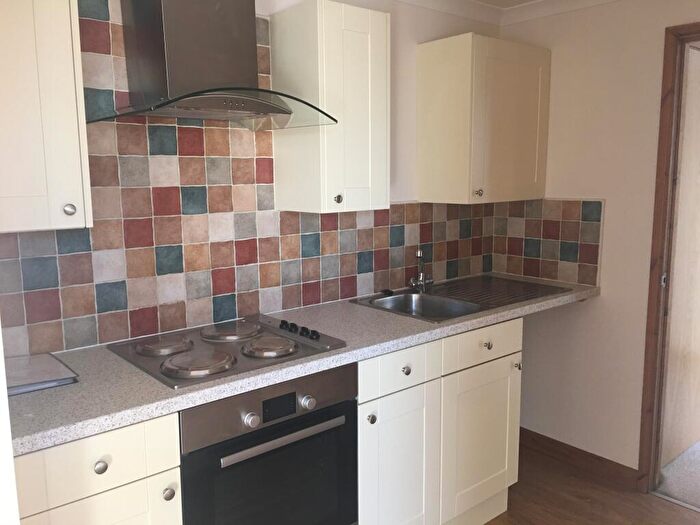 2 Bedroom Flat To Rent In Truro Road, PL25