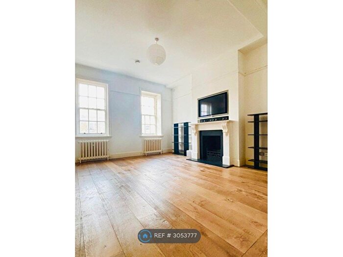 2 Bedroom Flat To Rent In Chalfont Court, London, NW1
