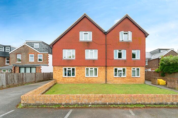 1 Bedroom Flat For Sale In Horley Road, Redhill, RH1