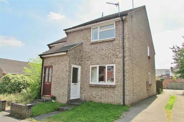 1 Bedroom Flat To Rent In Segsbury Court, Segsbury Road, Wantage OX12