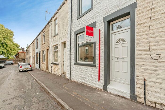 3 Bedroom Terraced House For Sale In Grange Street, Burnley, Lancashire, BB11
