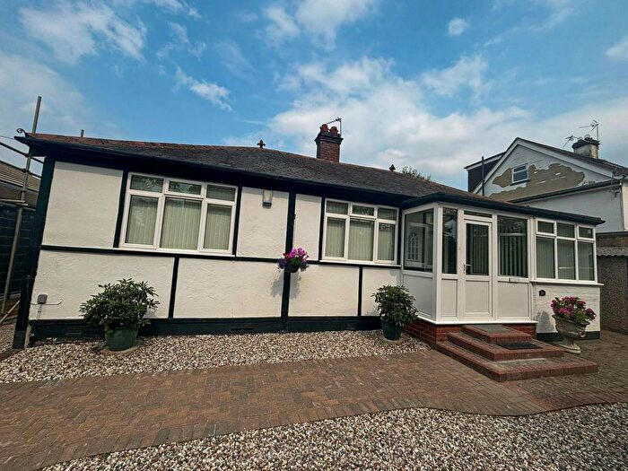 3 Bedroom Bungalow To Rent In Webb Lane, Hall Green, Birmingham, B28