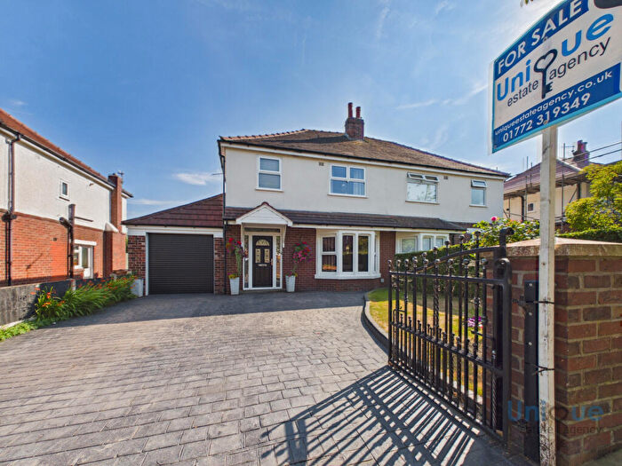 3 Bedroom Semi-Detached House For Sale In Dowbridge, Kirkham, PR4