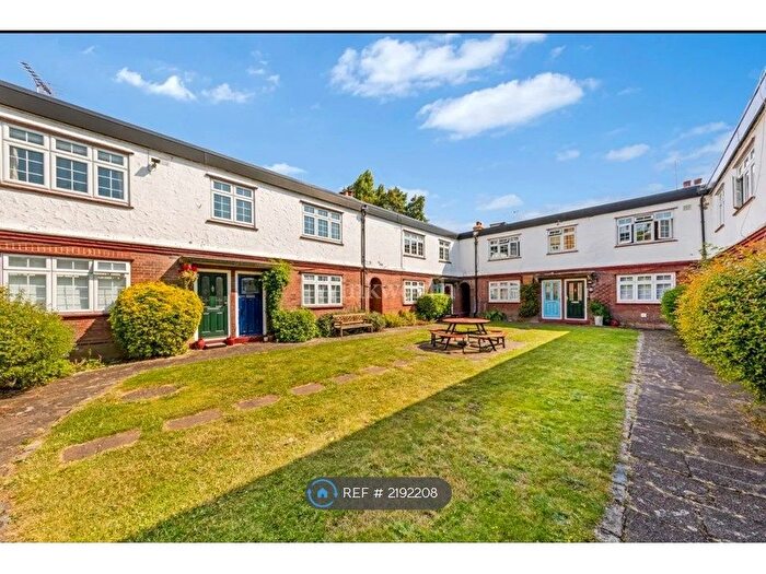 3 Bedroom Maisonette To Rent In Fire Station Mews, Beckenham, BR3