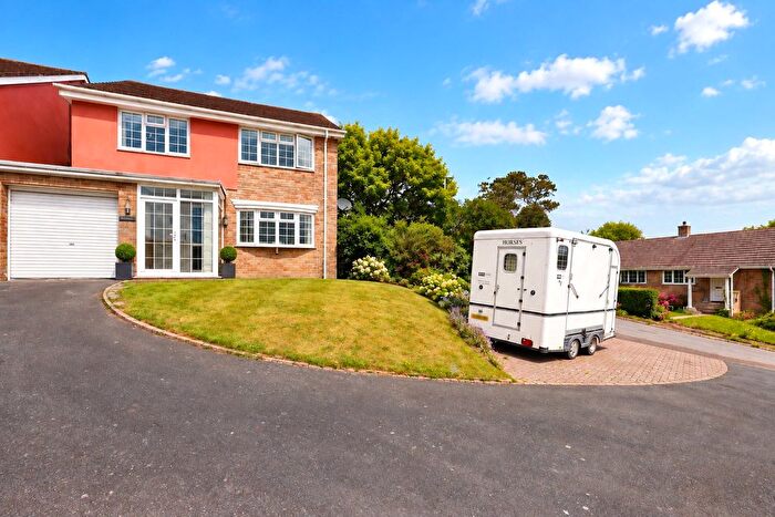 4 Bedroom Link Detached House For Sale In Hounster Drive, Millbrook, Cornwall, PL10