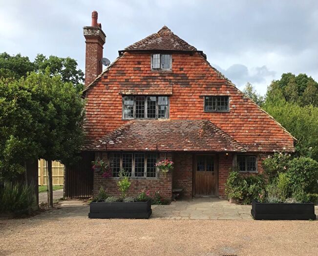 3 Bedroom Country House To Rent In Upper Ifold, Godalming, GU8