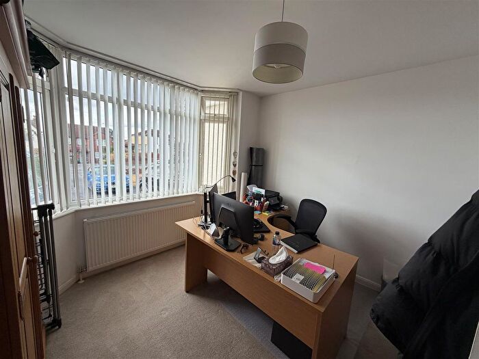 3 Bedroom Detached Bungalow To Rent In Badminton Road, Coalpit Heath, Bristol, BS36