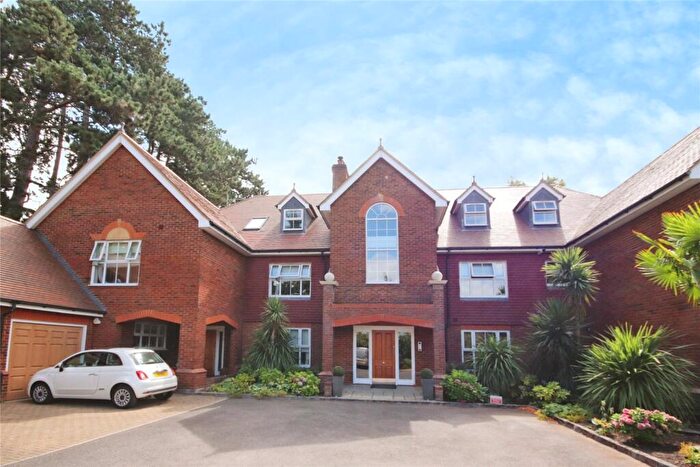 2 Bedroom Apartment To Rent In Lady Margaret Road, Ascot, Berkshire, SL5