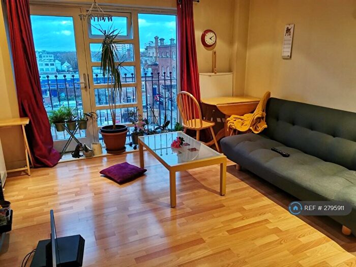 1 Bedroom Flat To Rent In Wilton Place, Salford, M3