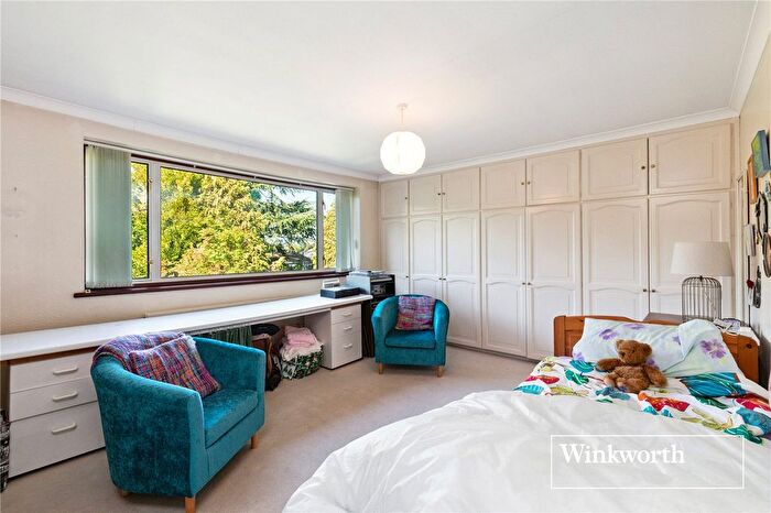 3 Bedroom Detached House For Sale In Deacons Hill Road, Elstree, Borehamwood, Hertfordshire, WD6