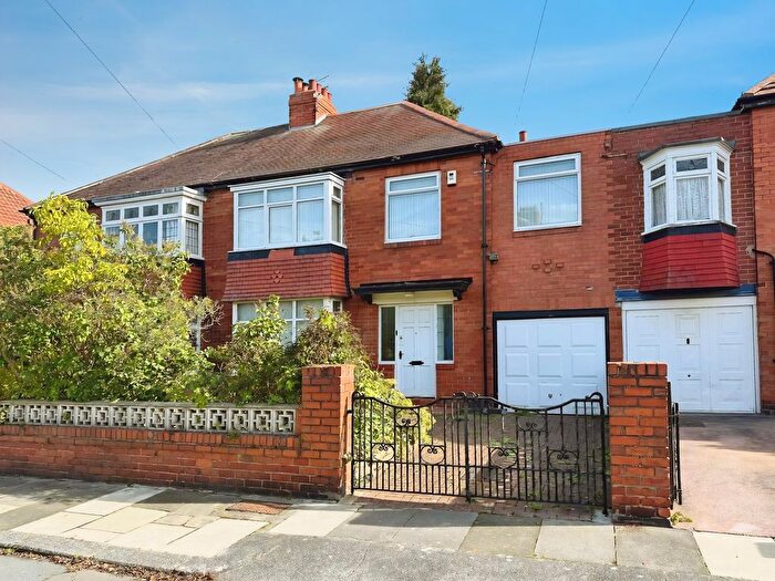 4 Bedroom Semi-Detached House For Sale In The Ridgeway, Newcastle Upon Tyne, NE3