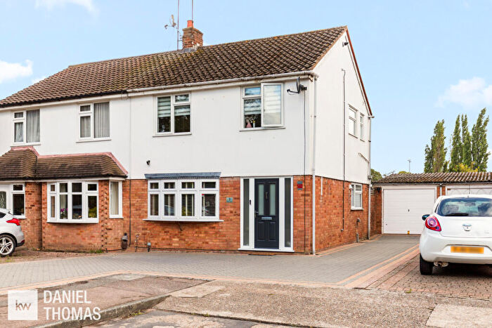 3 Bedroom Semi Detached House For Sale In Elm Close, Waltham Abbey, EN9