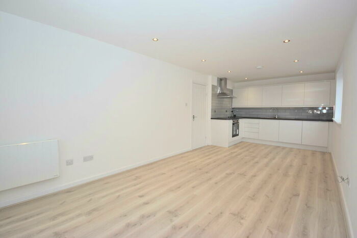 2 Bedroom Apartment To Rent In Eastern Avenue, Newbury Park, IG2