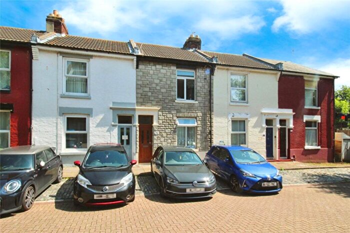 4 Bedroom House To Rent In Dean Street, Portsmouth, Hampshire, PO1