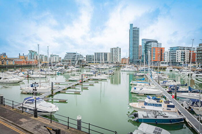 3 Bedroom Town House To Rent In Channel Way, Ocean Village, Southampton, SO14