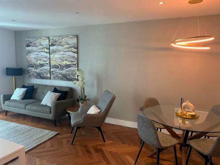 2 Bedroom Apartment To Rent In South Tower, Deansgate Square, M15