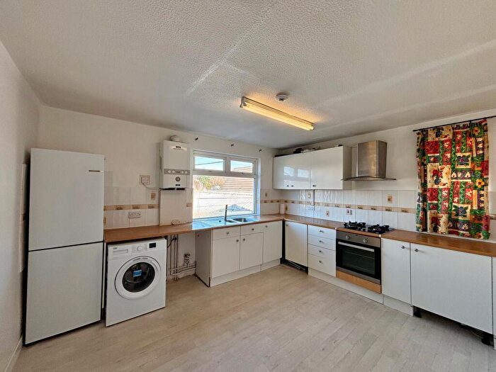 2 Bedroom Apartment To Rent In Shirehampton Road, Bristol, BS9