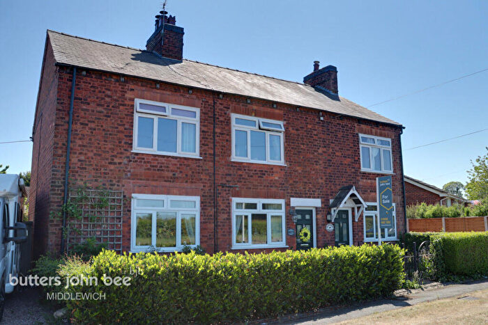 4 Bedroom Semi-Detached House For Sale In Middlewich Road, Stanthorne, Middlewich, CW10