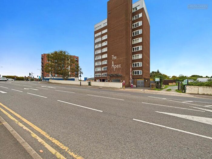 2 Bedroom Flat For Sale In The Apex, Oundle Road, Peterborough, PE2