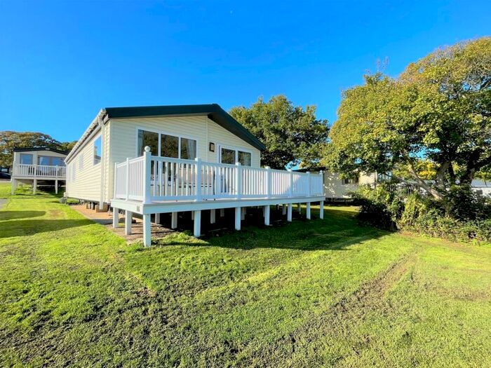 3 Bedroom Detached Bungalow For Sale In Thorness Lane, Cowes, PO31
