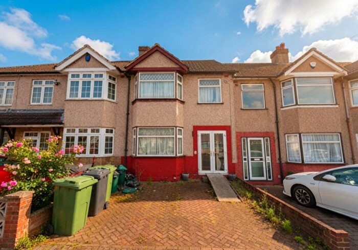3 Bedroom Terraced House For Sale In Dorchester Close, Dartford, Kent, DA1
