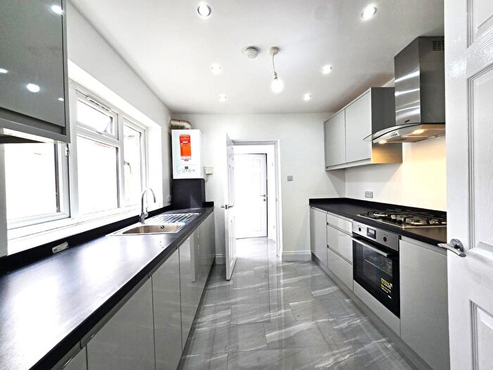 4 Bedroom Terraced House To Rent In Pulleyns Avenue, London, E6