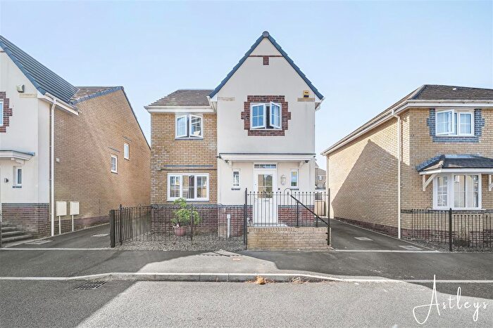 4 Bedroom Detached House For Sale In Cae Morfa, Neath, SA10
