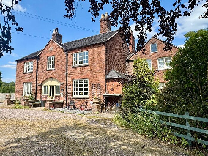 3 Bedroom House For Sale In Walnut Tree Lane, Bradwall, CW11