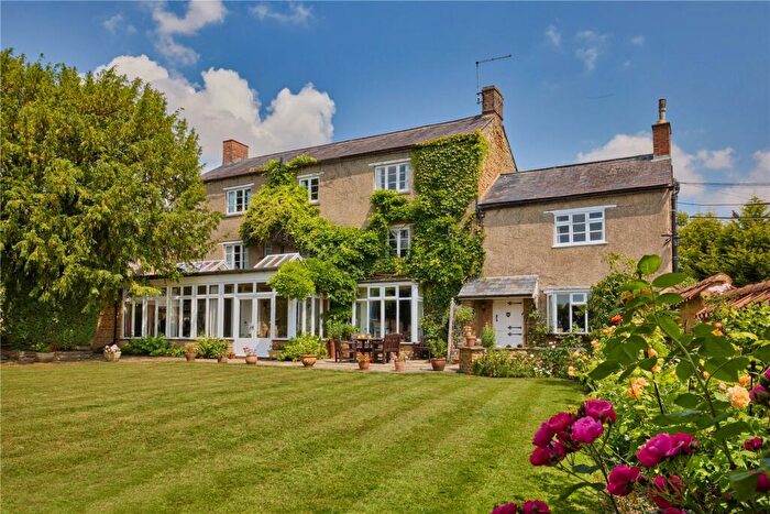 5 Bedroom Detached House For Sale In London End, Earls Barton, Northamptonshire, NN6