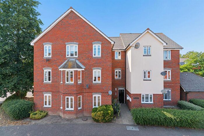2 Bedroom Apartment For Sale In Covesfield, Gravesend, DA11