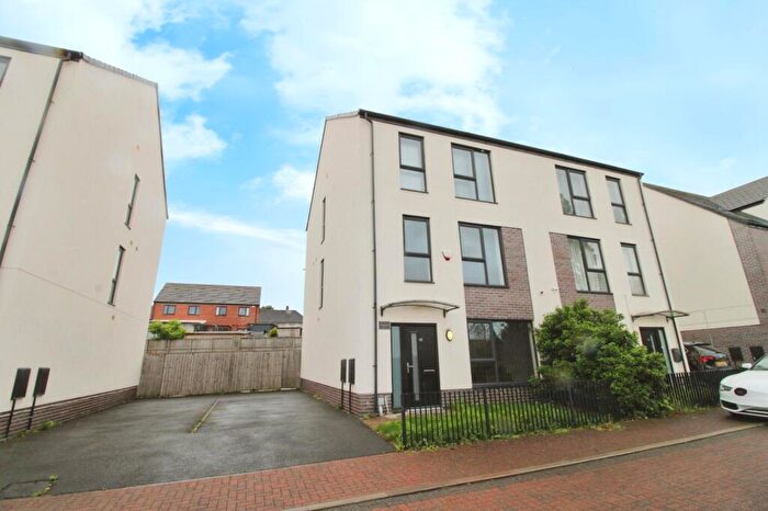 5 Bedroom Semi-Detached House To Rent In Brearley Drive, Sheffield, South Yorkshire, S5
