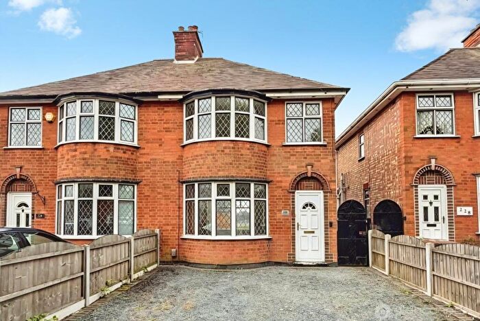 3 Bedroom Semi-Detached House To Rent In Arbury Road, Nuneaton, Warwickshire, CV10