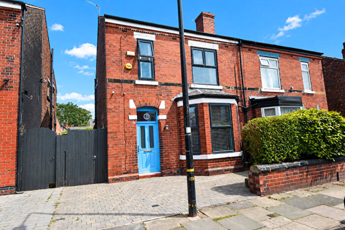 3 Bedroom Semi-Detached House For Sale In Whitelake Avenue, Flixton, M41
