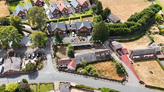 3 Bedroom Cottage For Sale In The Village, Burton, Neston, CH64