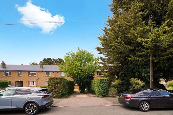 2 Bedroom Flat For Sale In Liberty Avenue, Colliers Wood, SW19