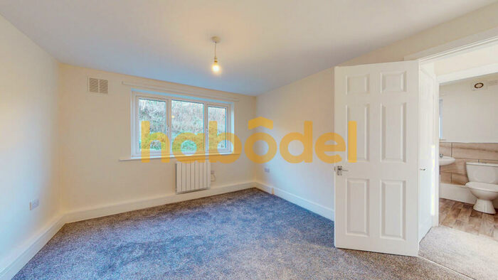 1 Bedroom Flat To Rent In Braithwaite, Keighley, BD22