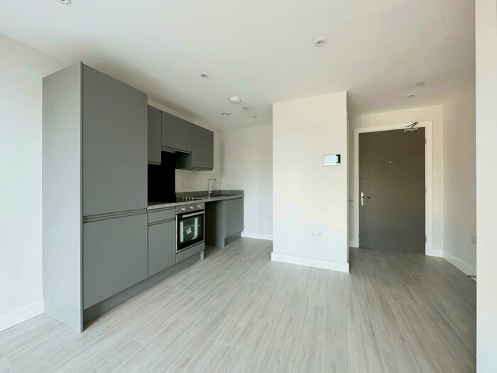 1 Bedroom Flat To Rent In Regents Plaza, Oldfield Road, Salford, Lancashire, M5