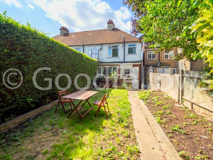 3 Bedroom Detached House To Rent In Commonside East, Mitcham, Surrey, CR4