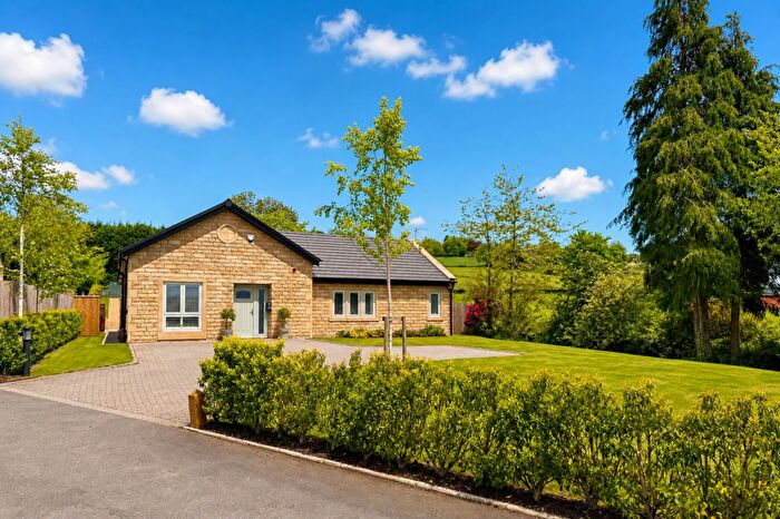 4 Bedroom Detached Bungalow For Sale In Glossop Road, Charlesworth, SK13