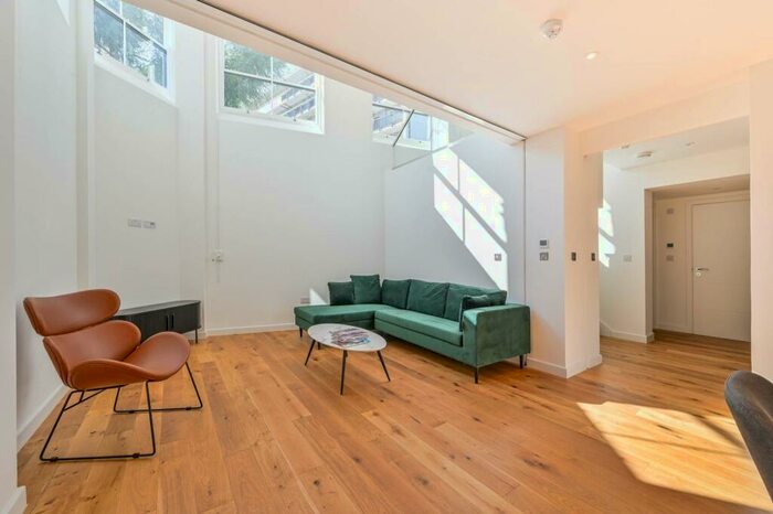 3 Bedroom Flat To Rent In Tower Hamlets, Tower Hamlets, London, E14